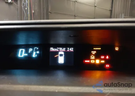 2014 Toyota Prius C Three from USA, damaged, VIN JTDKDTB33E1062435